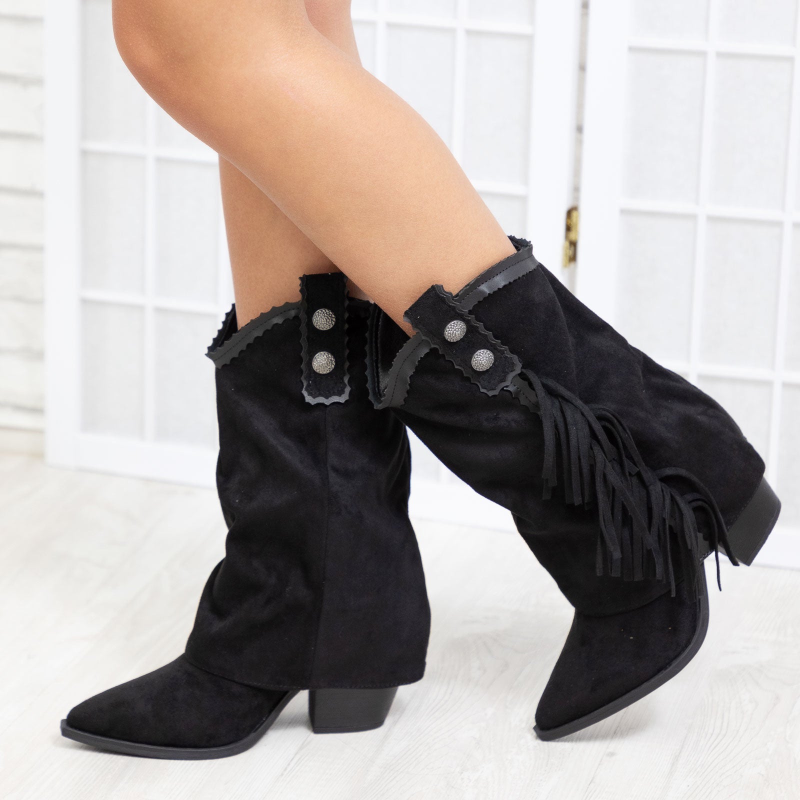 Stivaletti Texani Western da donna che conquistano la moda Stivaletti Texani Western da donna che conquistano la moda