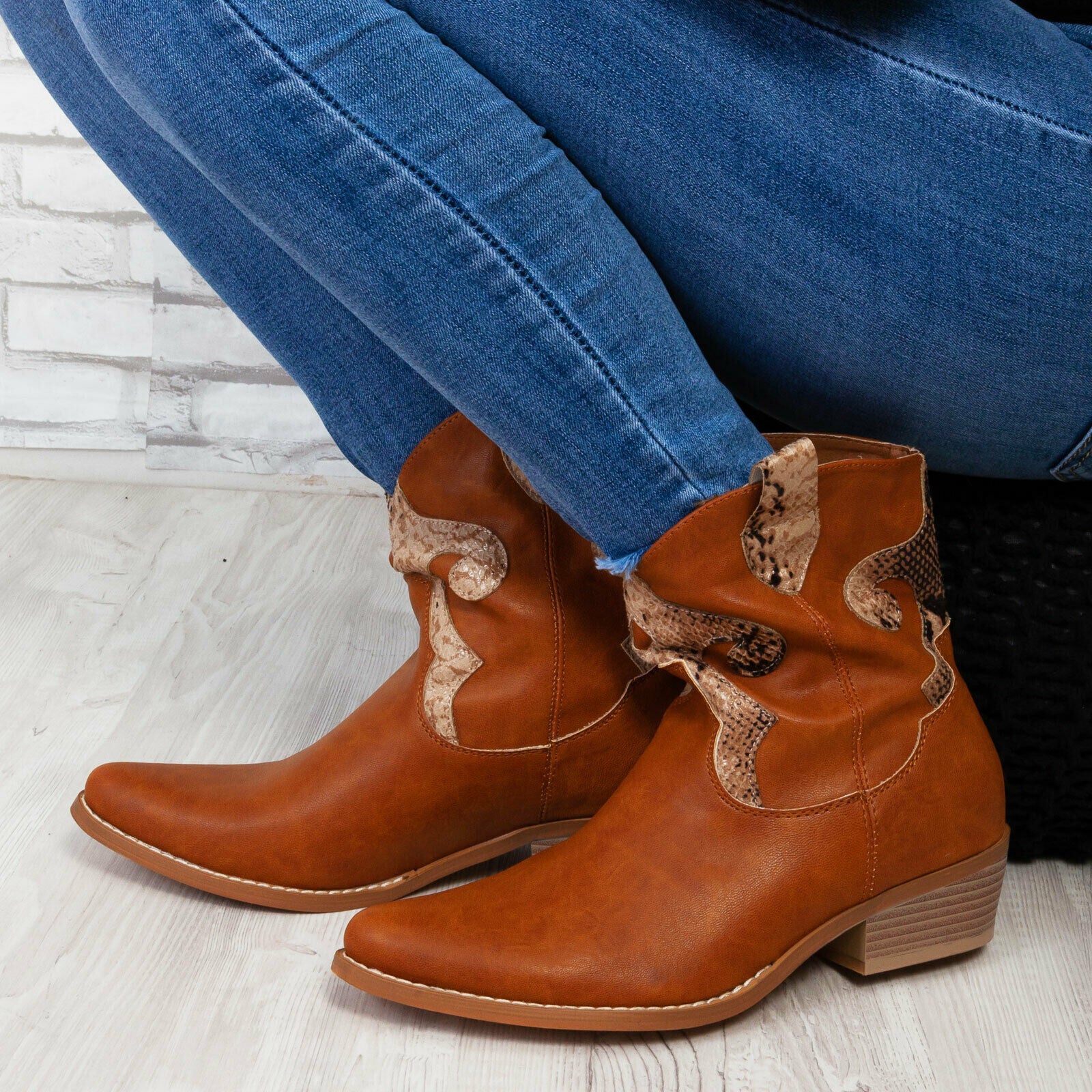 immagine-115-toocool-scarpe-donna-stivali-stivaletti-j19-25
